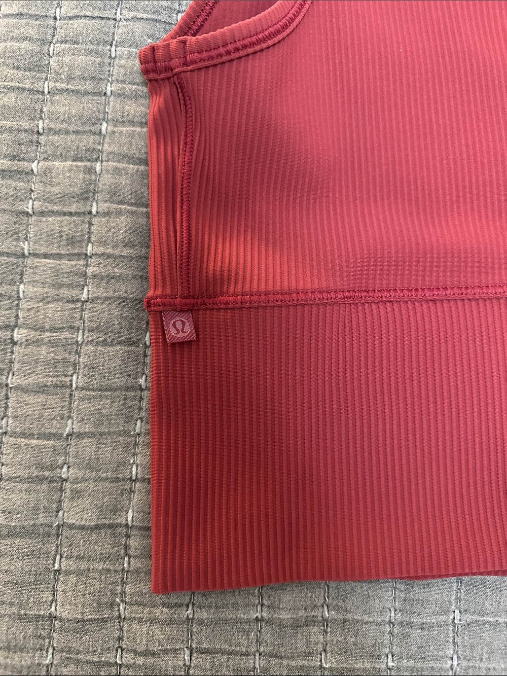 Lululemon power pivot tank - Picture 3 of 3